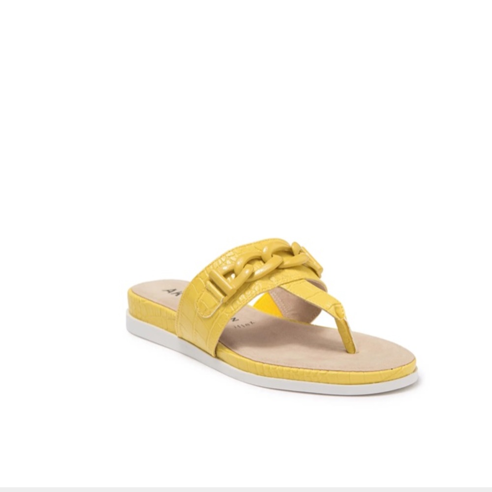 Ann Klein Savoria Thong Sandals